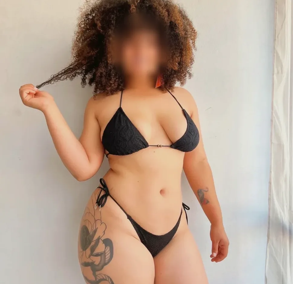 Claudia, 30