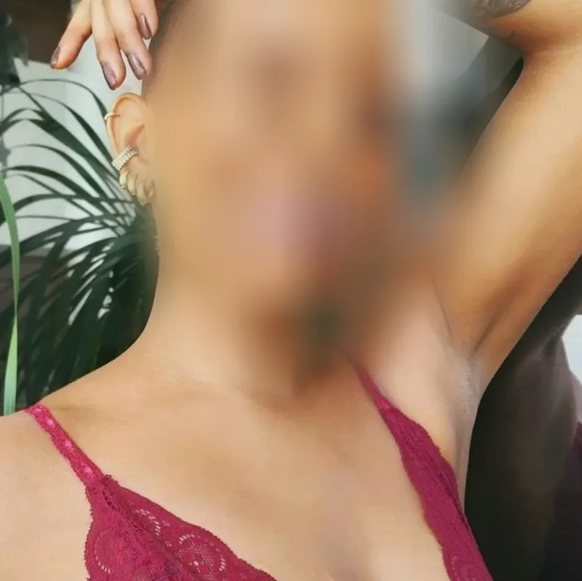 Maja, 24