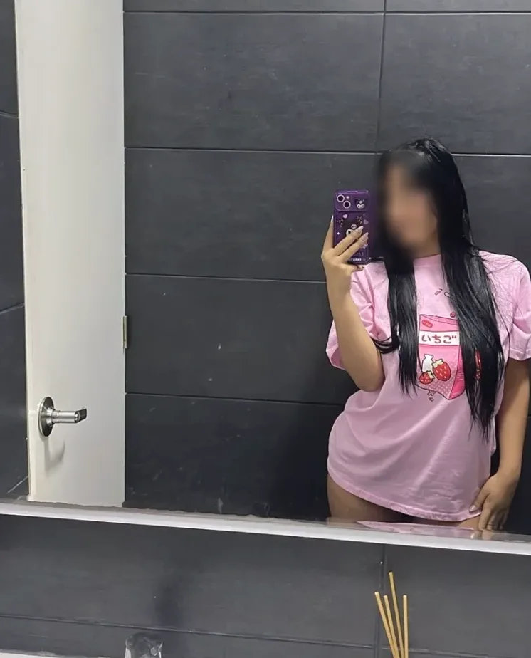 Mira, 29