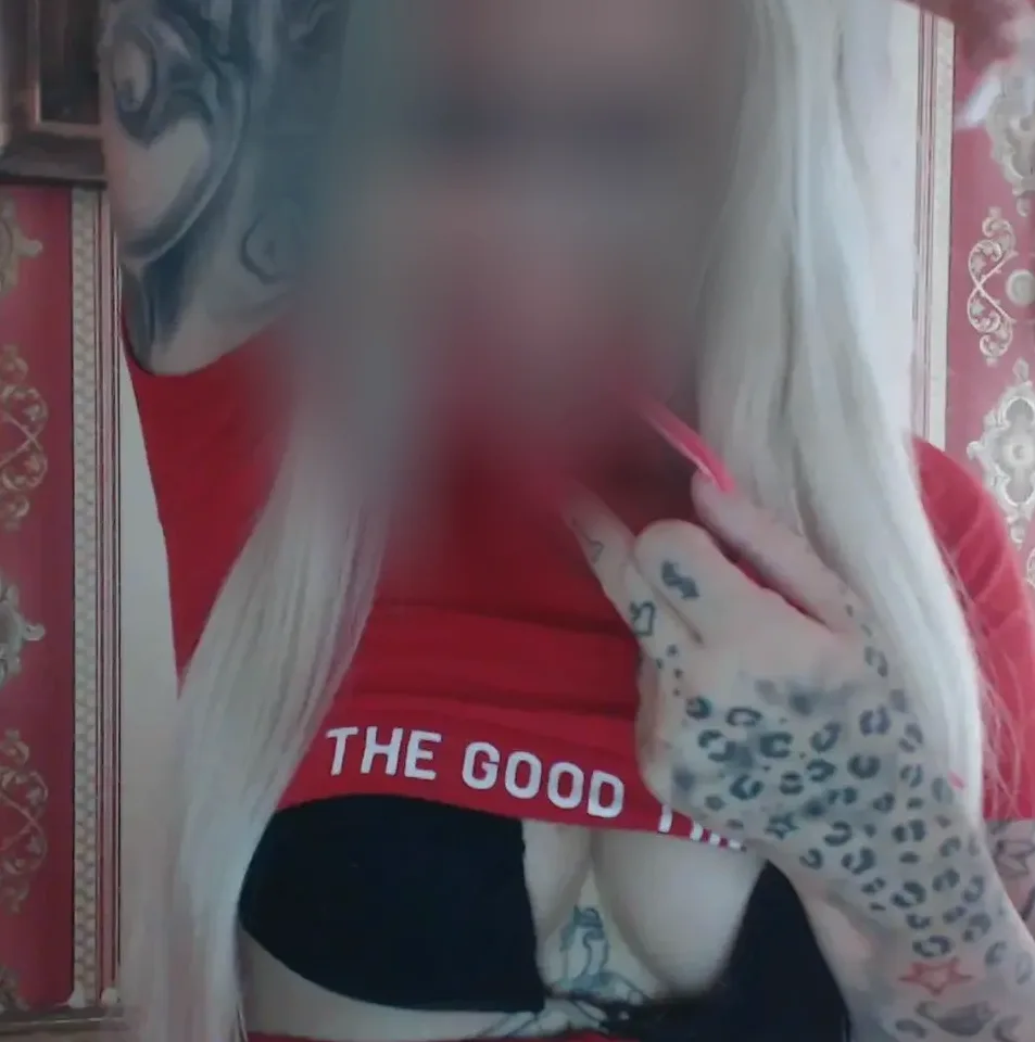 Sabrina, 30