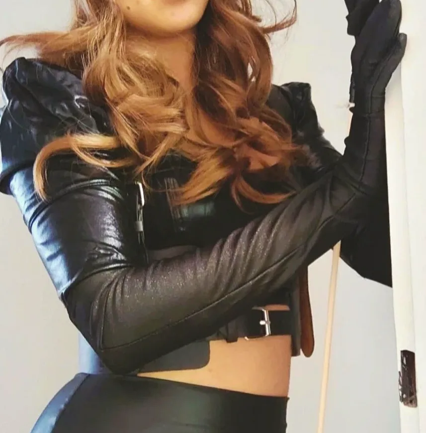 Saskia, 33