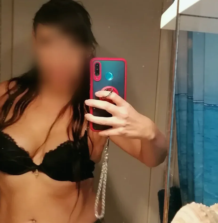 Saskia, 36